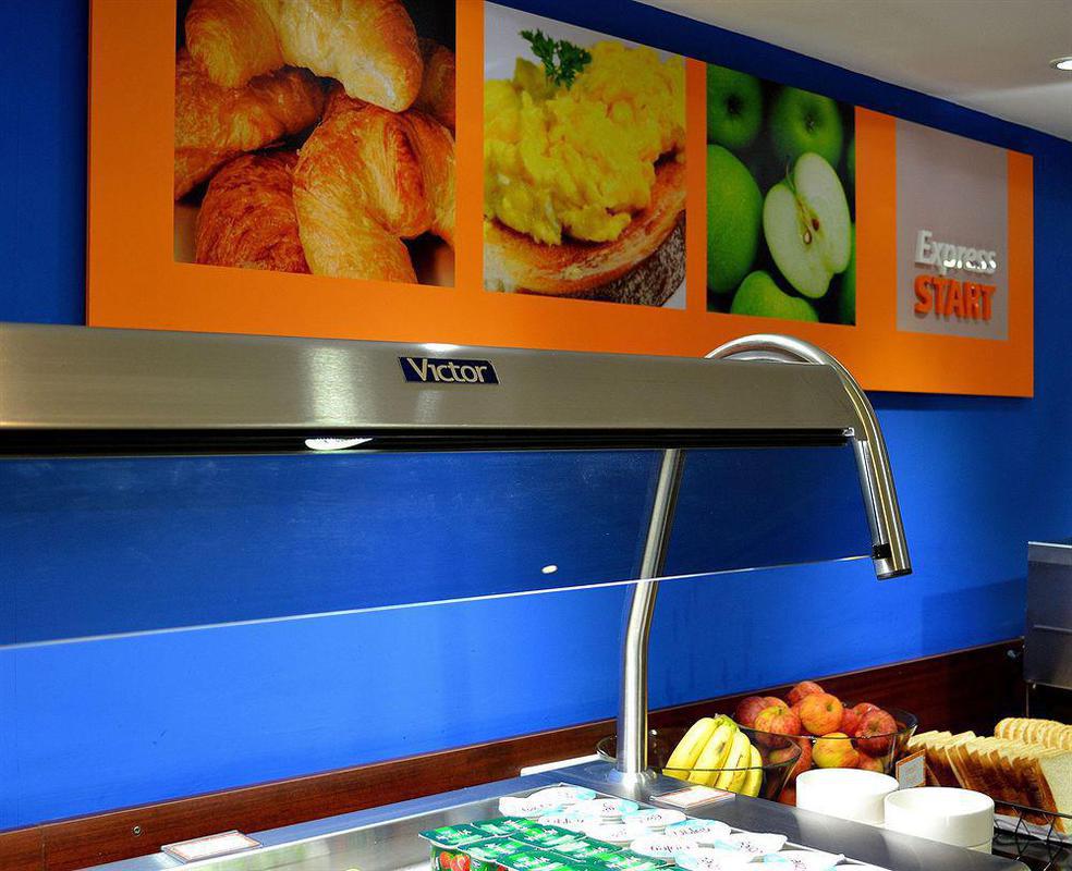 Holiday Inn Express Shrewsbury By Ihg Zewnętrze zdjęcie