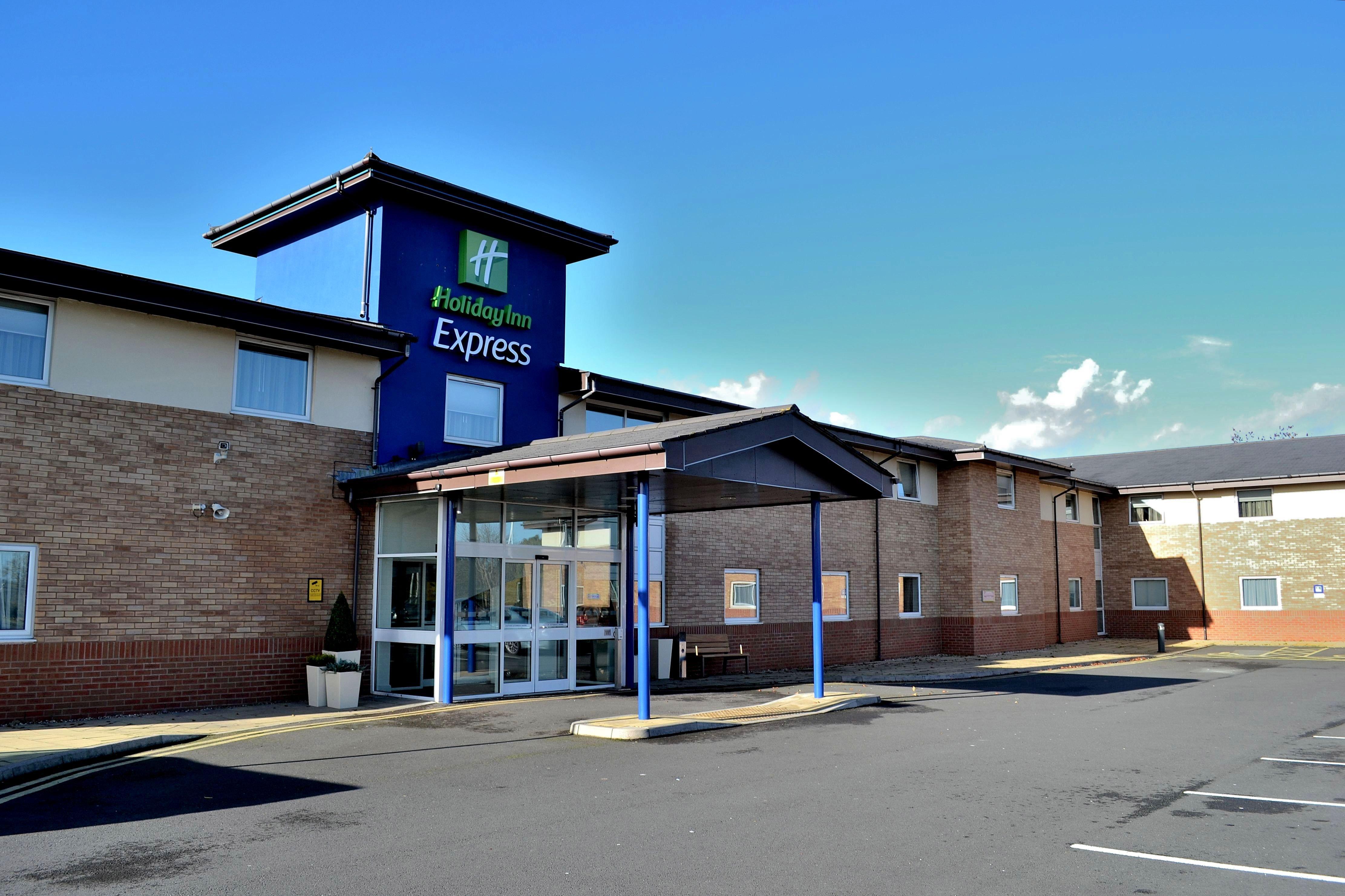 Holiday Inn Express Shrewsbury By Ihg Zewnętrze zdjęcie