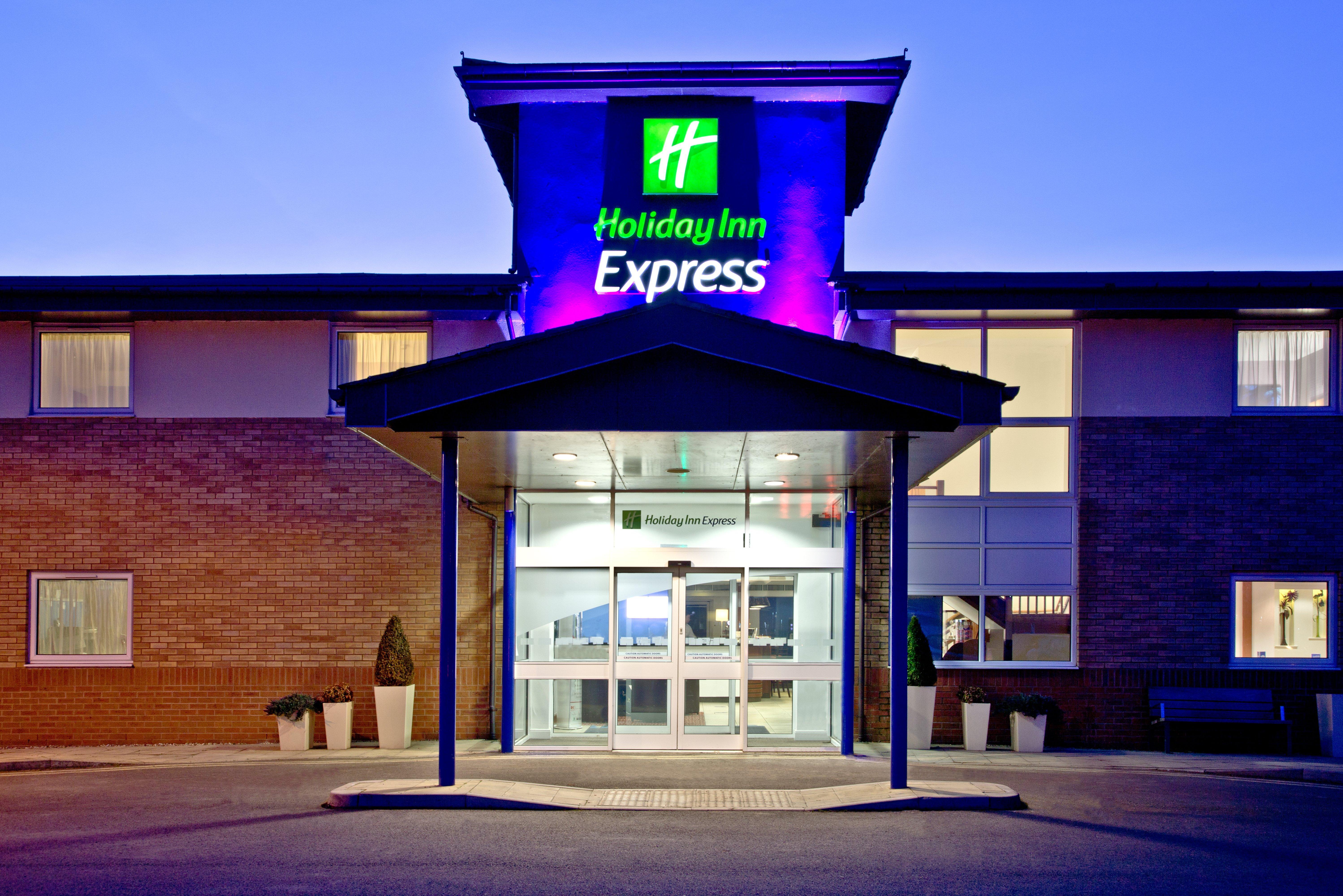 Holiday Inn Express Shrewsbury By Ihg Zewnętrze zdjęcie