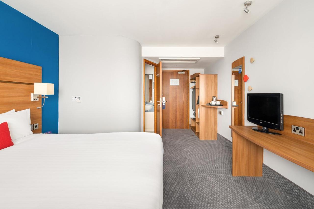 Holiday Inn Express Shrewsbury By Ihg Zewnętrze zdjęcie