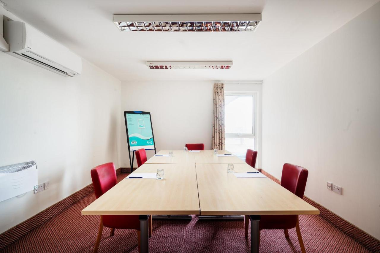 Holiday Inn Express Shrewsbury By Ihg Zewnętrze zdjęcie