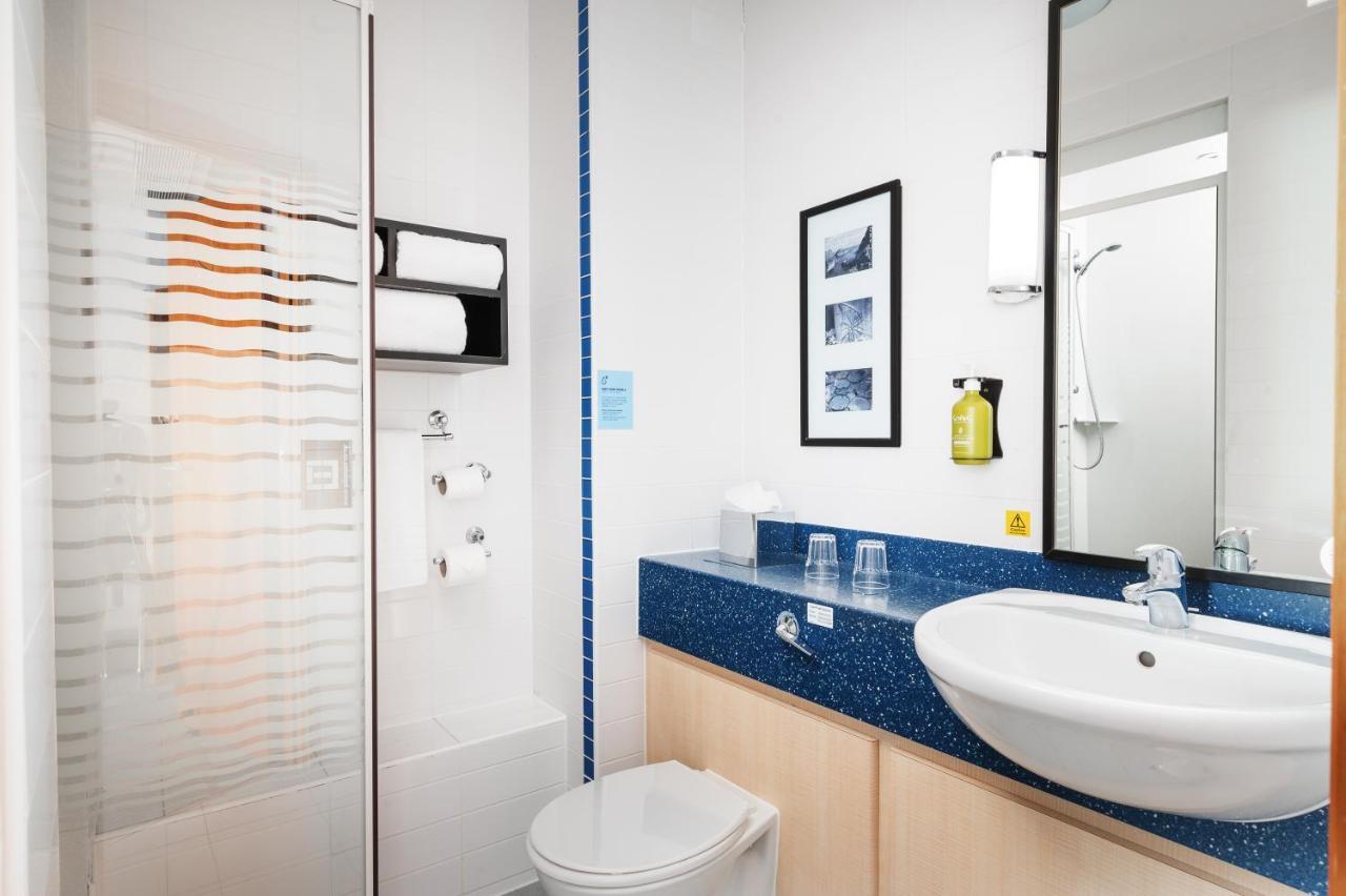 Holiday Inn Express Shrewsbury By Ihg Zewnętrze zdjęcie
