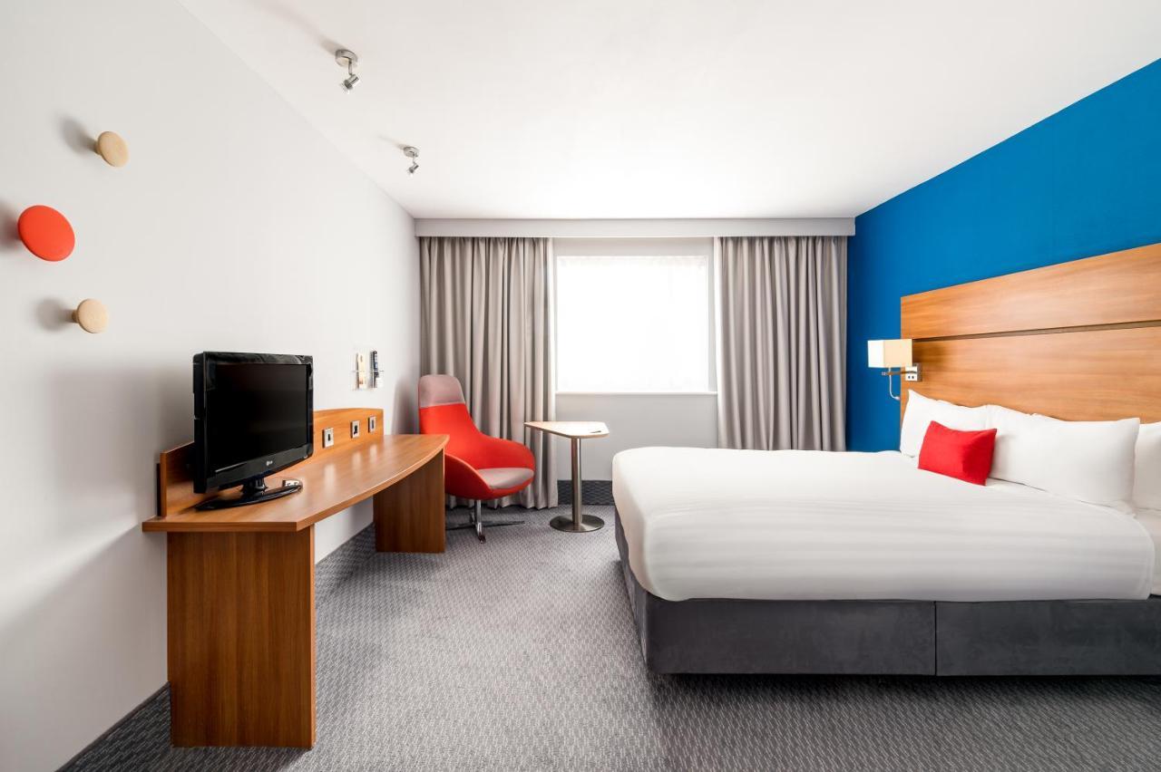 Holiday Inn Express Shrewsbury By Ihg Zewnętrze zdjęcie