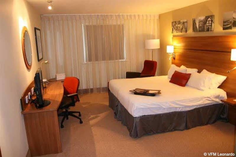 Holiday Inn Express Shrewsbury By Ihg Zewnętrze zdjęcie